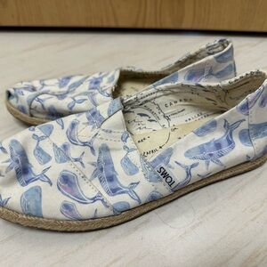 Toms Cream Canvas Whale Print Flats